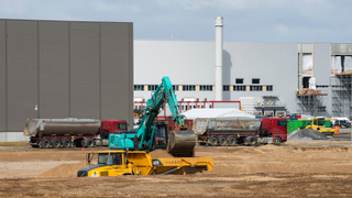 Powerful German Union Welcomes Tesla To Play By Its Rules